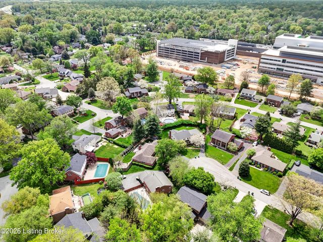 1803 Grantham Ct, Louisville, KY 40222