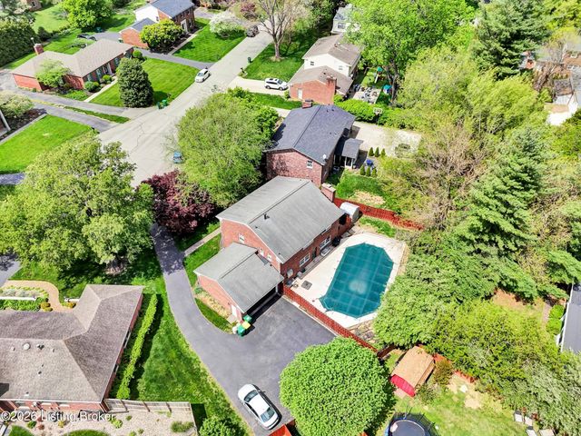 1803 Grantham Ct, Louisville, KY 40222