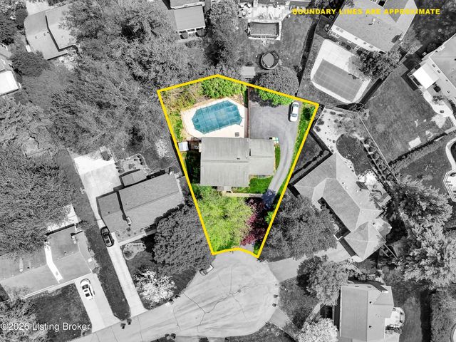 1803 Grantham Ct, Louisville, KY 40222