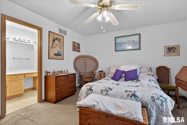 3120 Cascade Drive, Springfield, IL 62704