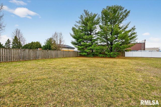 3120 Cascade Drive, Springfield, IL 62704