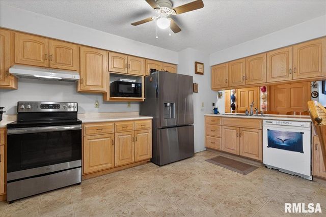 3120 Cascade Drive, Springfield, IL 62704