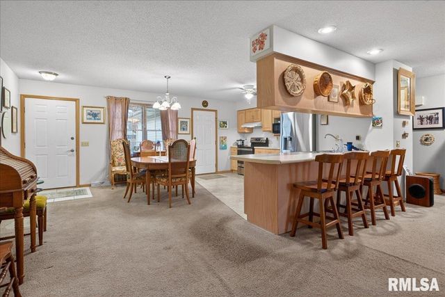 3120 Cascade Drive, Springfield, IL 62704