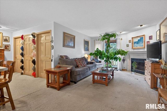 3120 Cascade Drive, Springfield, IL 62704