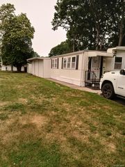 703 FRESH POND Avenue 48, Riverhead, NY 11901