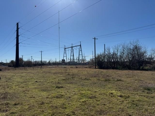 2119 Walnut Street, Columbus, TX 78934