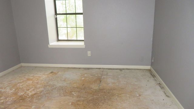 608 Valley Mills Drive, Arlington, TX 76018