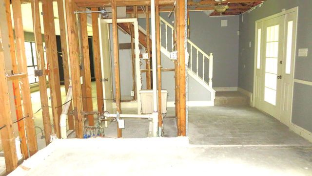 608 Valley Mills Drive, Arlington, TX 76018