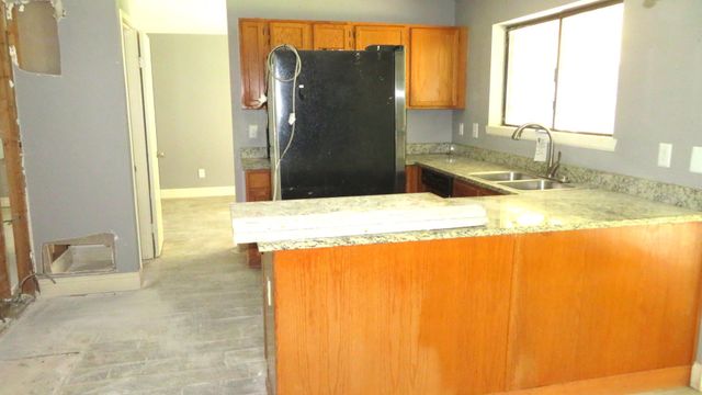 608 Valley Mills Drive, Arlington, TX 76018