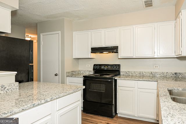 5295 Kelleys Mill Circle, Stone Mountain, GA 30088