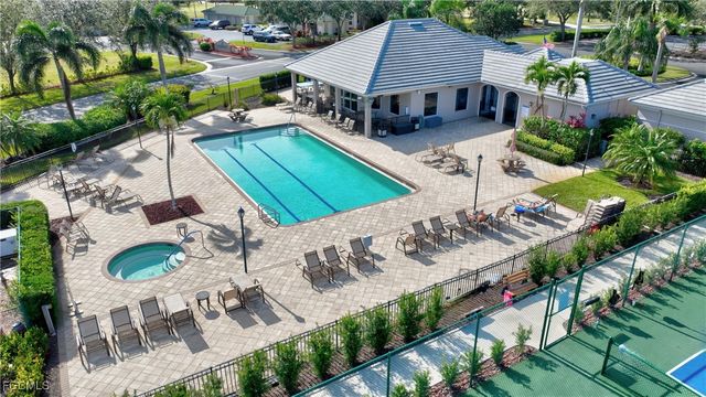 4692 Fairloop RUN, Lehigh Acres, FL 33973
