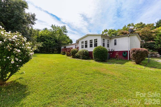 44 Double D Drive, Flat Rock, NC 28731