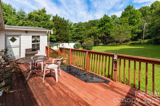 44 Double D Drive, Flat Rock, NC 28731
