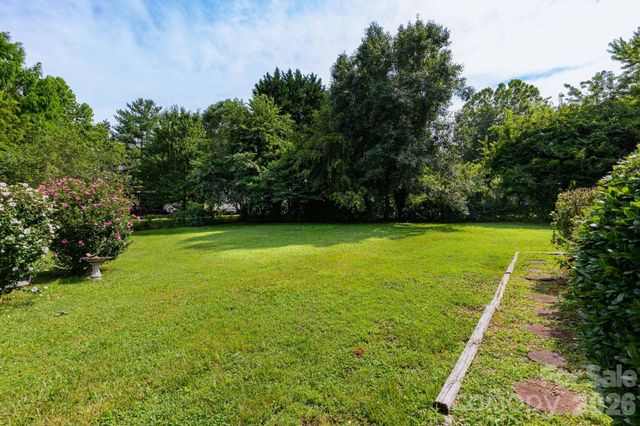 44 Double D Drive, Flat Rock, NC 28731