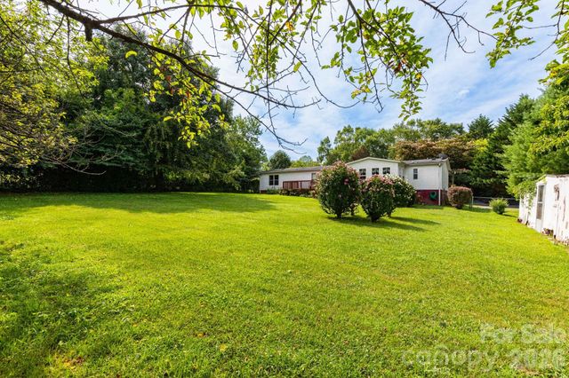 44 Double D Drive, Flat Rock, NC 28731