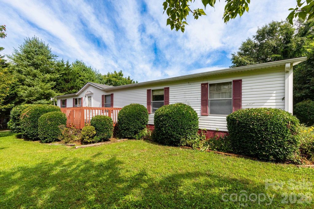 44 Double D Drive, Flat Rock, NC 28731