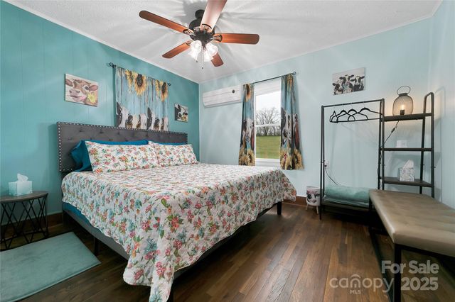 626 Fairview Loop, Hot Springs, NC 28743