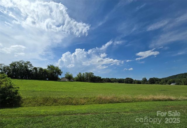 626 Fairview Loop, Hot Springs, NC 28743