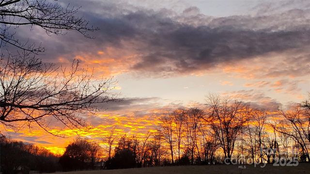 626 Fairview Loop, Hot Springs, NC 28743