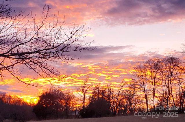 626 Fairview Loop, Hot Springs, NC 28743