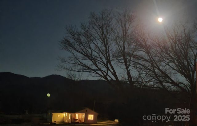 626 Fairview Loop, Hot Springs, NC 28743