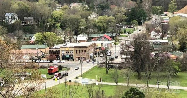 626 Fairview Loop, Hot Springs, NC 28743