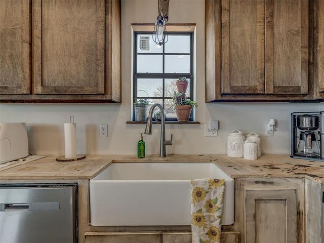 7050 Slaughterville Road, Lexington, OK 73051