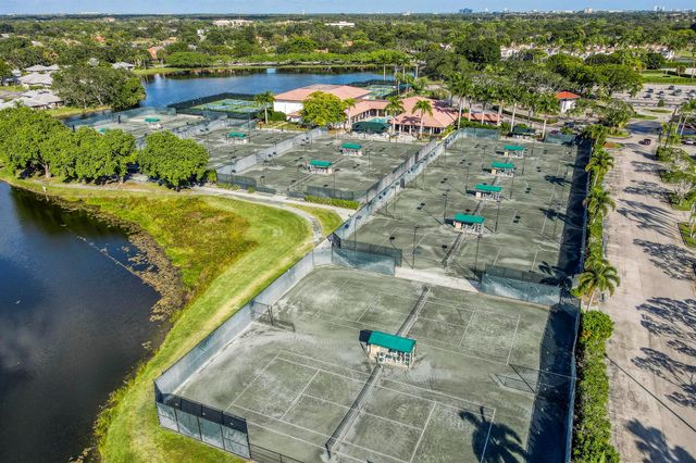 130 Club Drive, Palm Beach Gardens, FL 33418