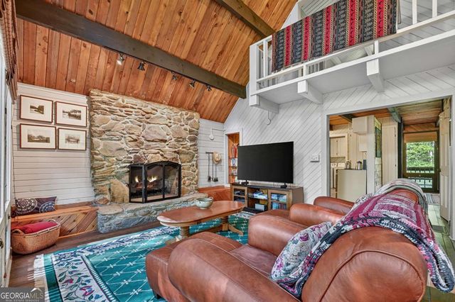 685 Cross Creek 62, Mineral Bluff, GA 30559