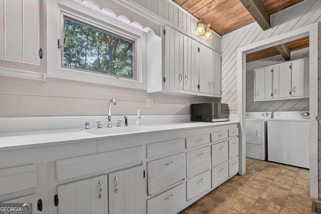 685 Cross Creek 62, Mineral Bluff, GA 30559