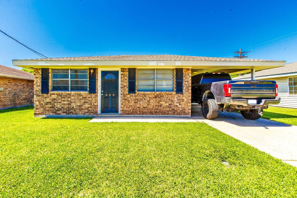 302 Troy St, Houma, LA 70363
