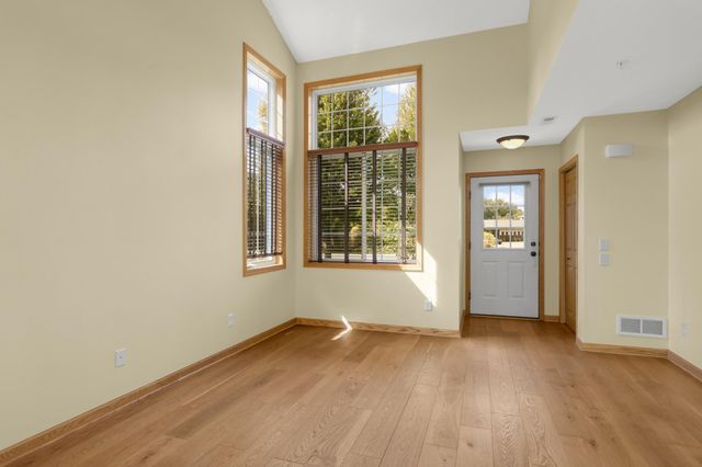 349 Ojibway Path, Lino Lakes, MN 55014