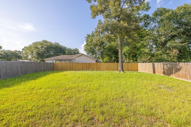 16381 Many Trees Lane, Conroe, TX 77302