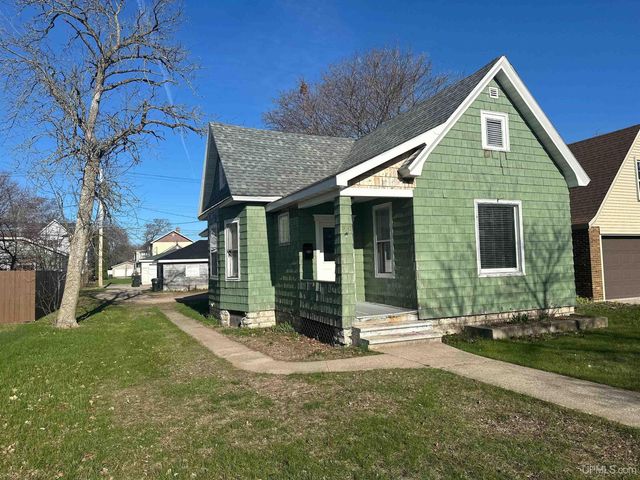 910 S 13th Street, Escanaba, MI 49829