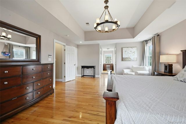 20 E Main Street, Huntington, NY 11743