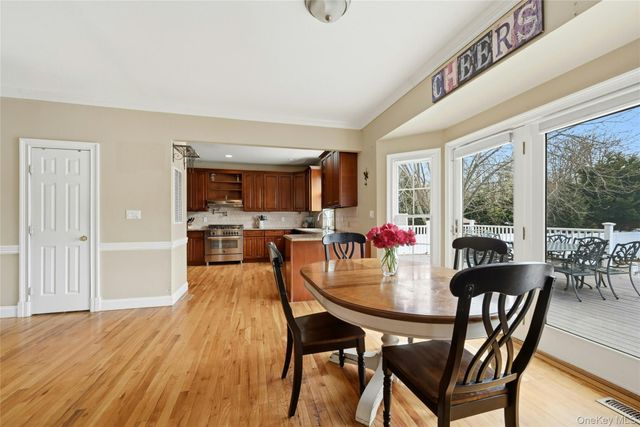 20 E Main Street, Huntington, NY 11743