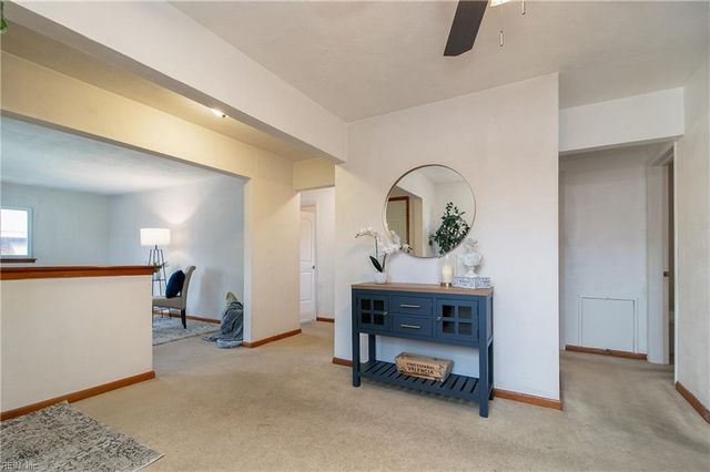 881 Hopwood LN, Virginia Beach, VA 23455