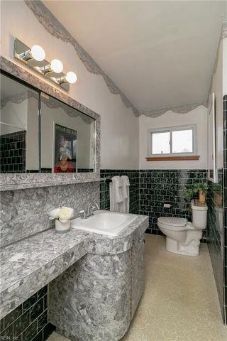 881 Hopwood LN, Virginia Beach, VA 23455