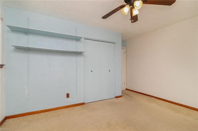 881 Hopwood LN, Virginia Beach, VA 23455