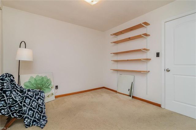 881 Hopwood LN, Virginia Beach, VA 23455