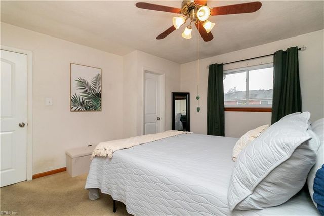 881 Hopwood LN, Virginia Beach, VA 23455