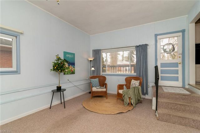 881 Hopwood LN, Virginia Beach, VA 23455