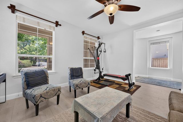 1453 Haddington Dr, Folsom, CA 95630