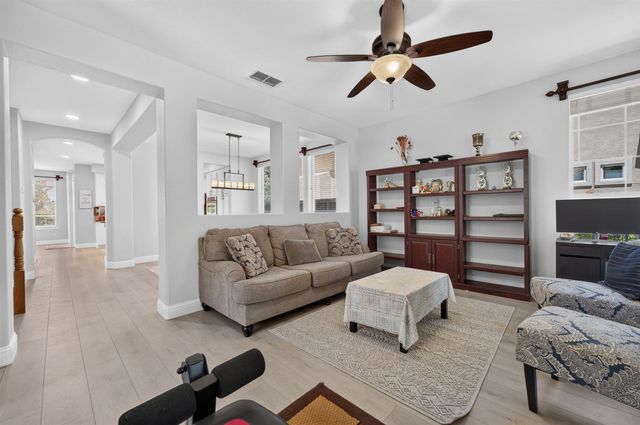 1453 Haddington Dr, Folsom, CA 95630