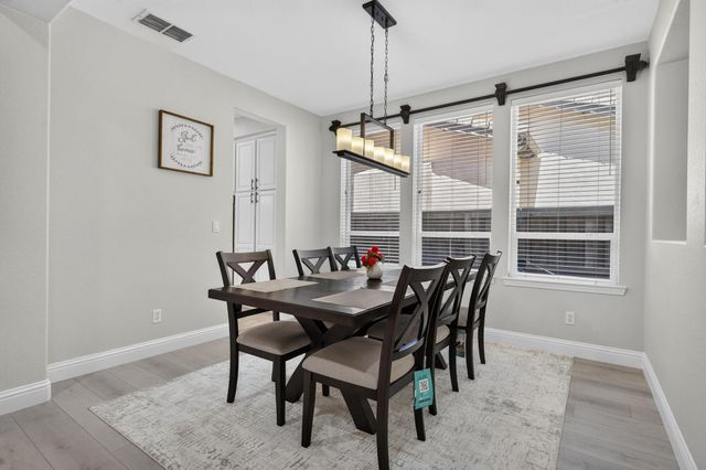 1453 Haddington Dr, Folsom, CA 95630