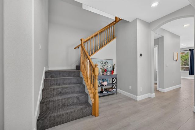 1453 Haddington Dr, Folsom, CA 95630