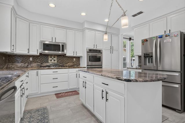 1453 Haddington Dr, Folsom, CA 95630