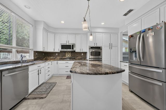 1453 Haddington Dr, Folsom, CA 95630