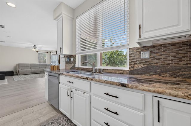 1453 Haddington Dr, Folsom, CA 95630