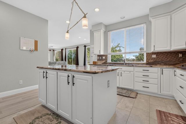 1453 Haddington Dr, Folsom, CA 95630